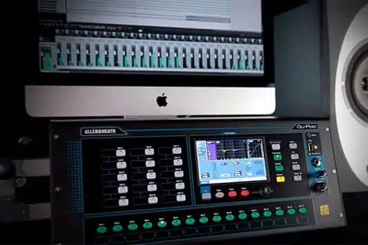 Allen & Heath  Qu-Pac Portable 22in / 12out Digital Mixer